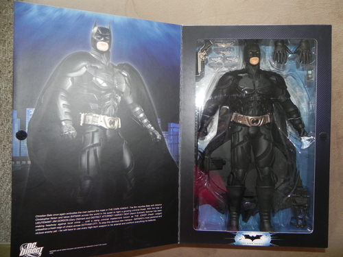 Dark Knight Batman 1:6 Scale Deluxe Action Figure