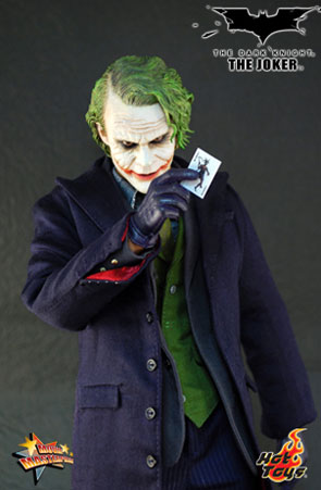 Hot Toys : The Dark Knight 1:6 Scale Joker action figure